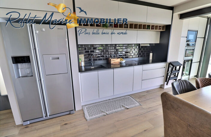 Vue mer et parc des calanques, appartement avec terrasse en — photo 3