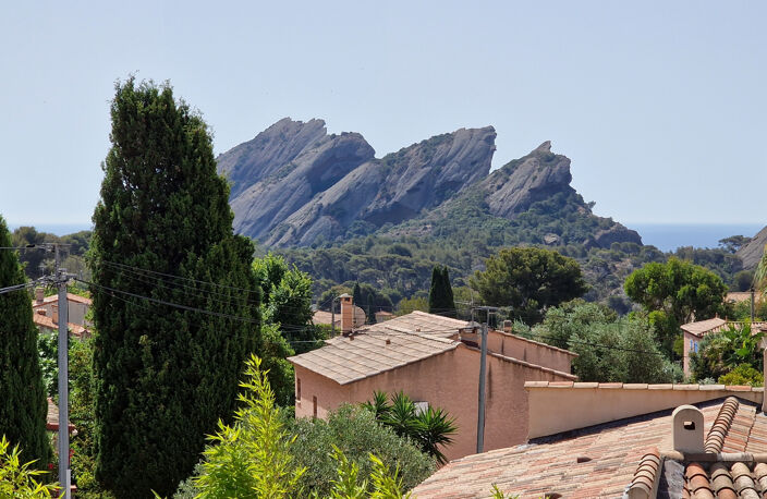 Vue mer et parc des calanques, appartement avec terrasse en — photo 4