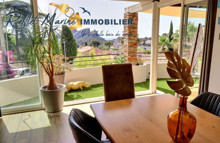 Vue mer et parc des calanques, appartement avec terrasse en — photo 5