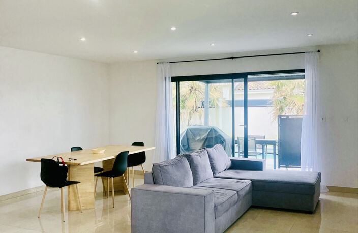 Maison contemporaine avec Piscine et garage — photo 3
