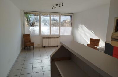 location appartement 700 € CC /mois à proximité de Uzès (30700)