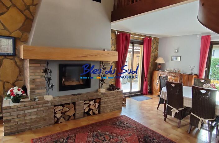 Belle maison 4 faces avec jardin et grande terrasse — photo 3