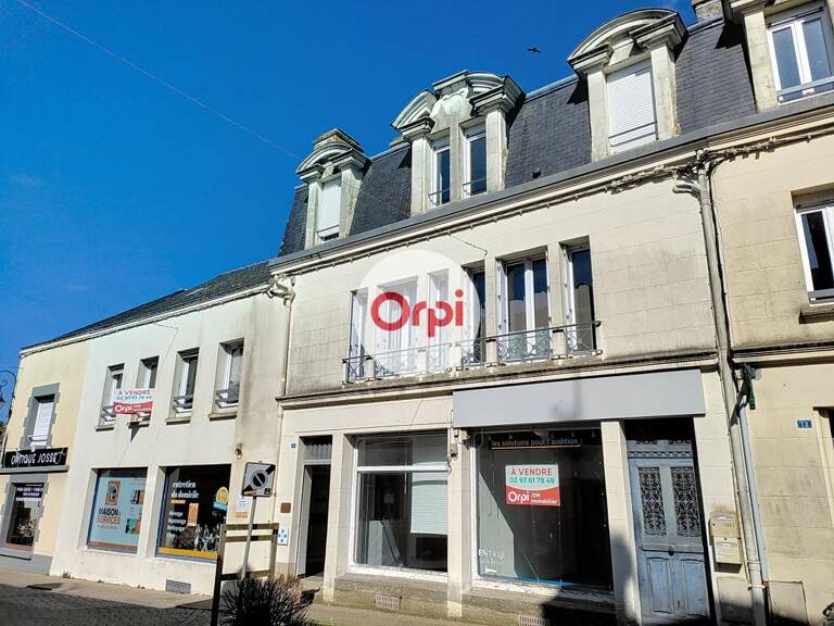 Immeuble de rapport de 358 m² - Centre historique de Questembert (Morbihan) — photo 1