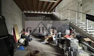 Local industriel  198 m² à louer à Romainville (93230)