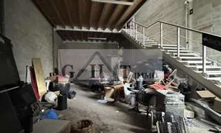 Local industriel  198 m² à louer à Romainville (93230)