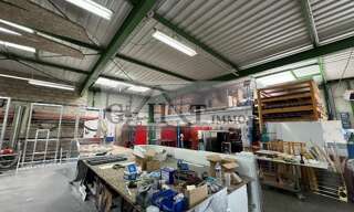 Local industriel  373 m² à louer à Saint-Thibault-des-Vignes (77400)