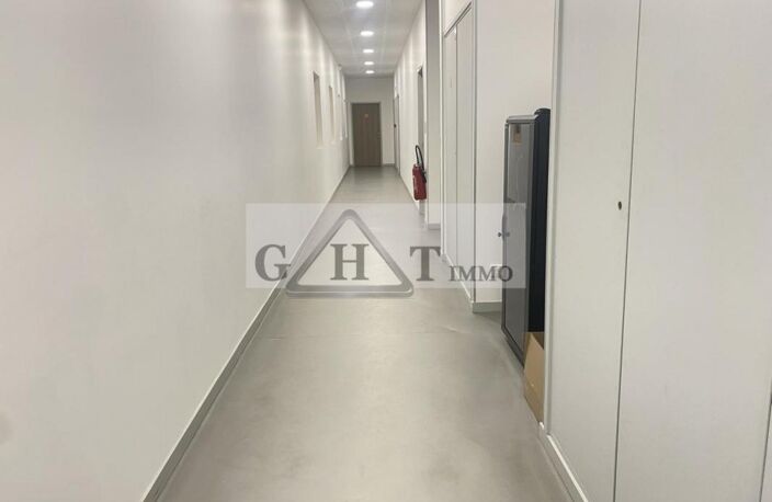 À LOUER – PLATEAU DE BUREAUX DE 142M² A VILLENOY — photo 2