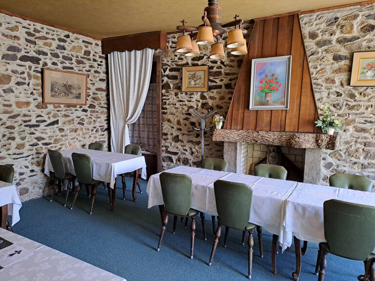 Grande Bâtisse en Pierres, Proche St QUAY,  IDEAL Investisse — photo 1