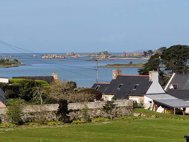 Bel Ensemble de 3 gîtes VUE MER et PLAGE A PIED ! — photo du bien