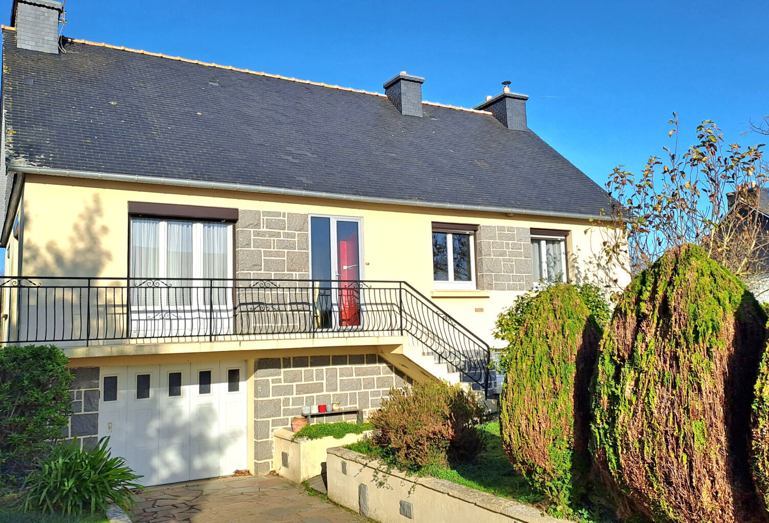 Maison avec sous sol et jardin clos — photo 1