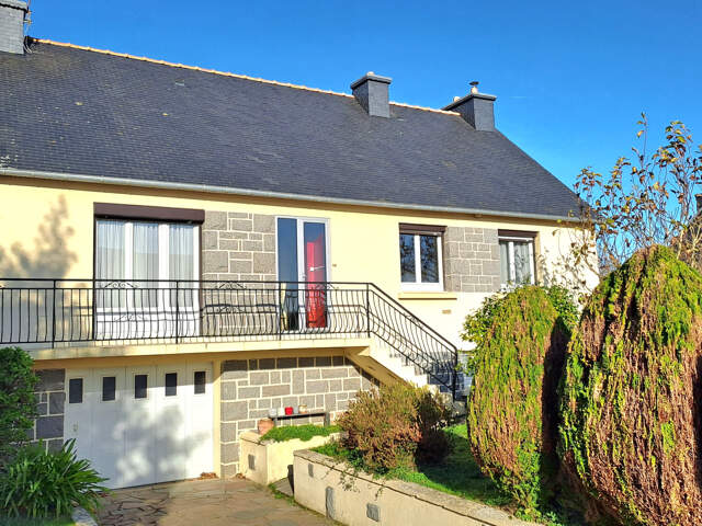 Maison avec sous sol et jardin clos — photo du bien