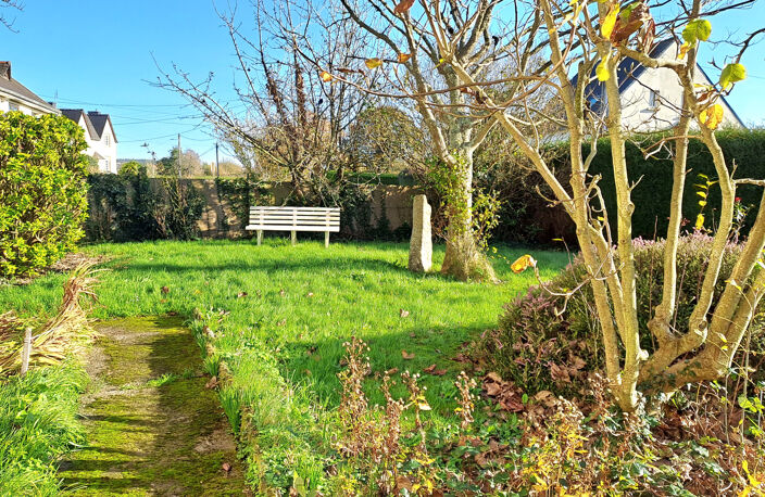 Maison avec sous sol et jardin clos — photo 4