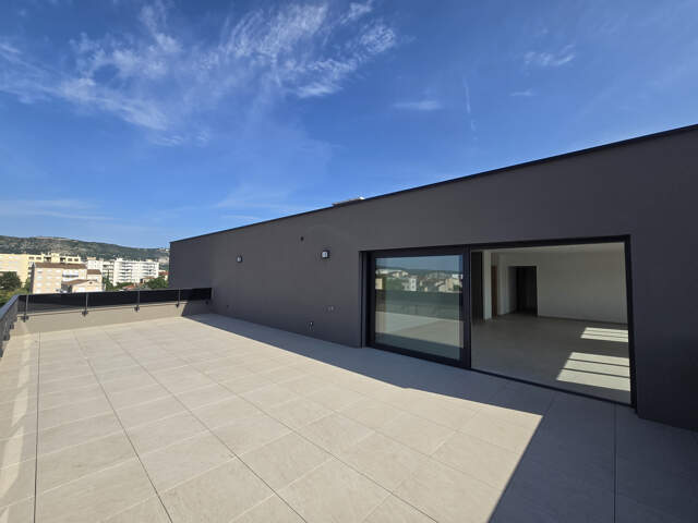 Valence, Appt T5 dernier étage avec terrasse proche Danton — photo du bien