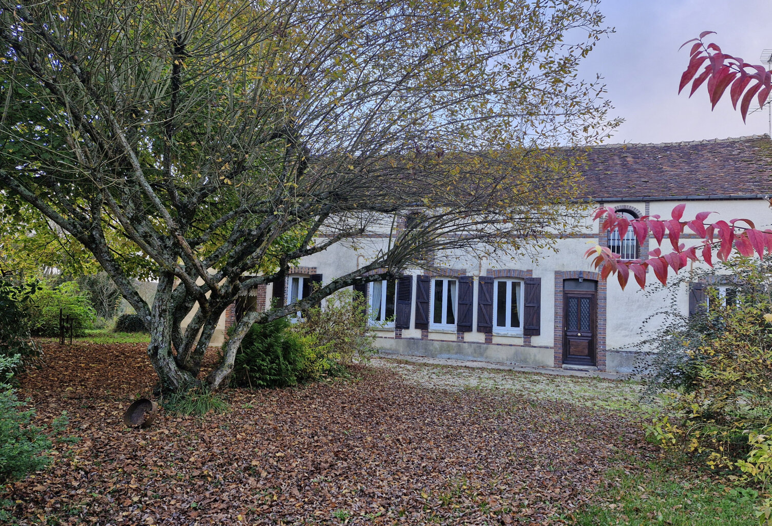 MAISON ANCIENNE AVEC GRANGE  à 10 minutes  de VILLENEUVE SUR — photo 1