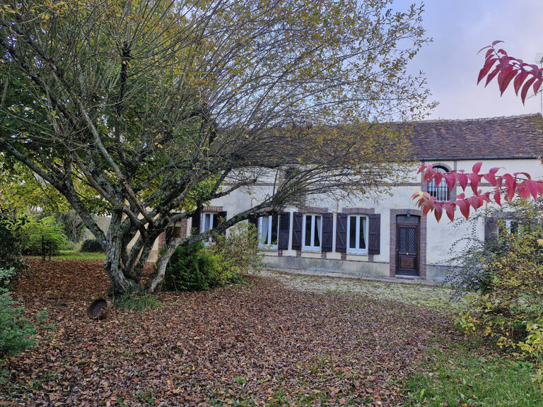 MAISON ANCIENNE AVEC GRANGE  à 10 minutes  de VILLENEUVE SUR — photo 1