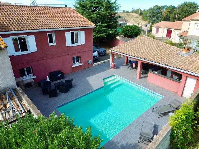 Vends maison rénovée de 90m2, 3 chambres, garage, piscine, R — photo du bien
