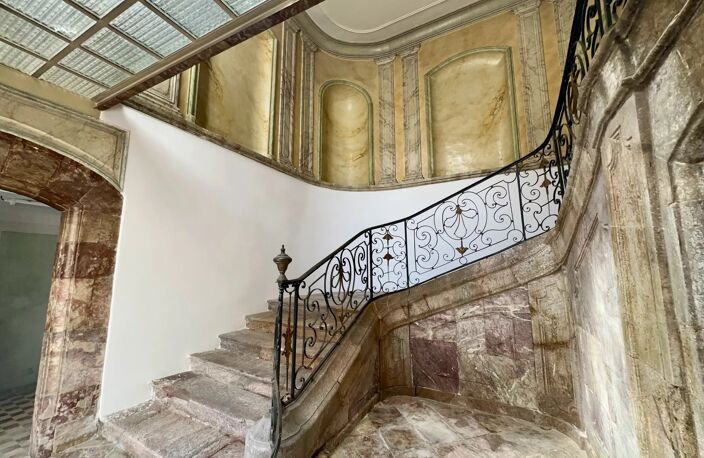 Immeuble Hotel particulier, 6 chambres, 3 salles de bains — photo 2