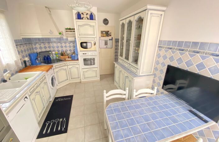 LA LONDE MAISON T5 DIRECT PLAGE — photo 4