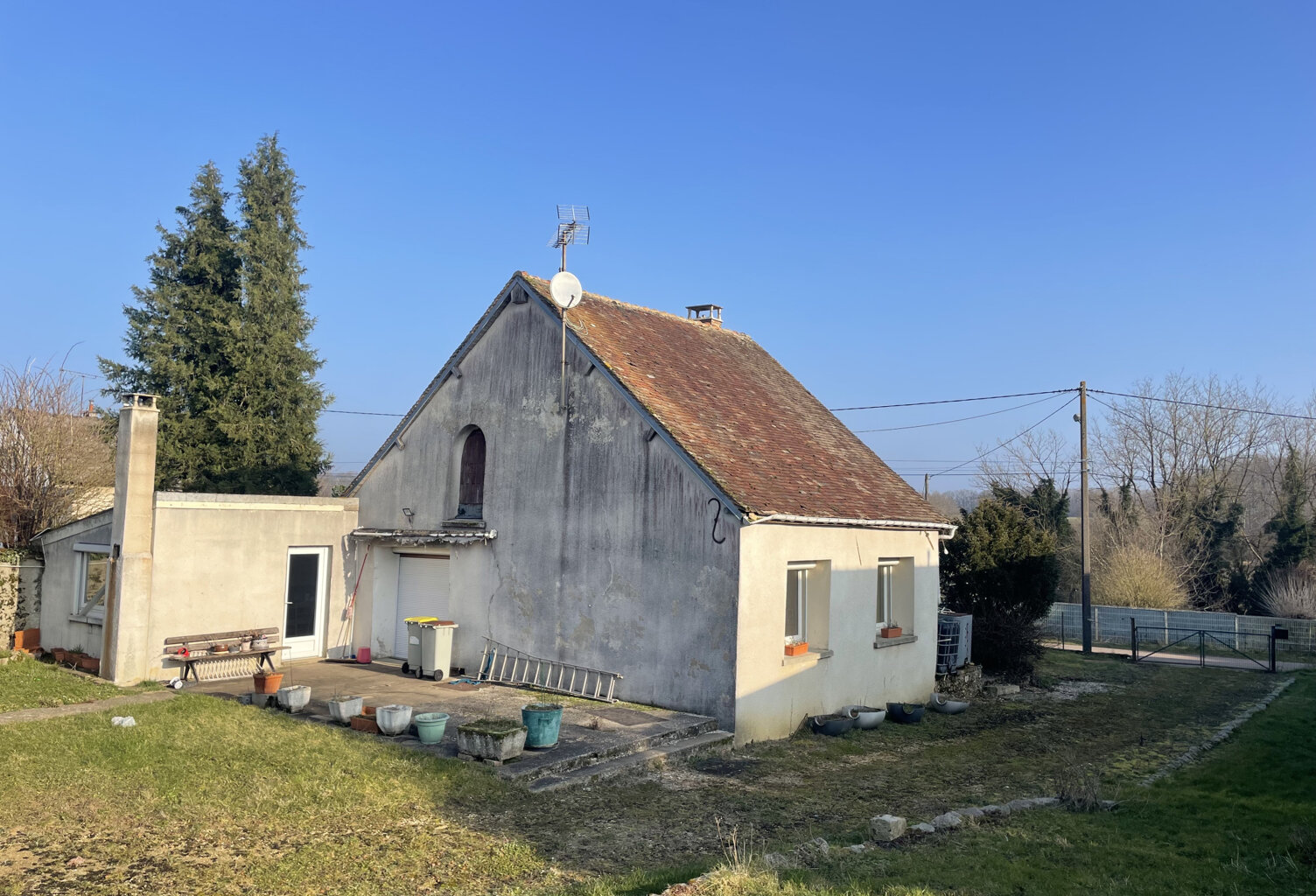 10 MINUTES DE LA GARE DE SENS MAISON A RENOVER — photo 1