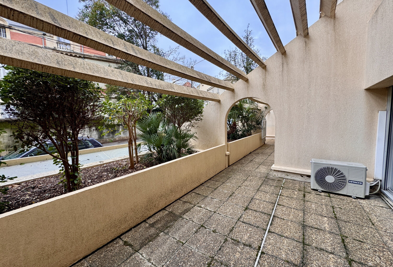 VENTE Appartement / Local commercial  // BOUTONNET — photo 1