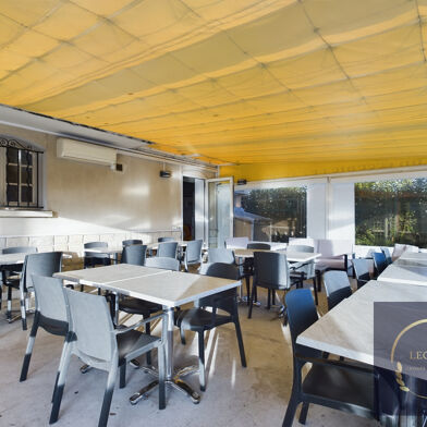 Immeuble  530250 €