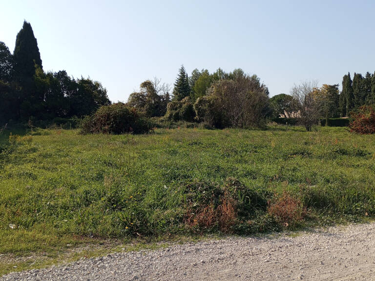 Terrain à construire de 2548m2 en vente à Châteaurenard — photo 1