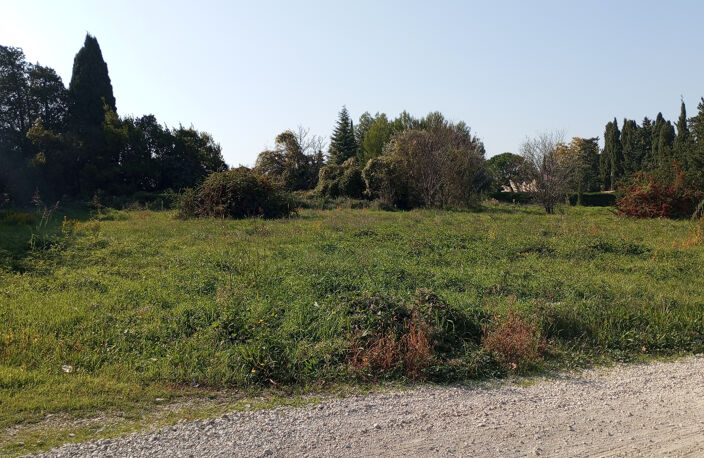 Terrain à construire de 2548m2 en vente à Châteaurenard — photo 2