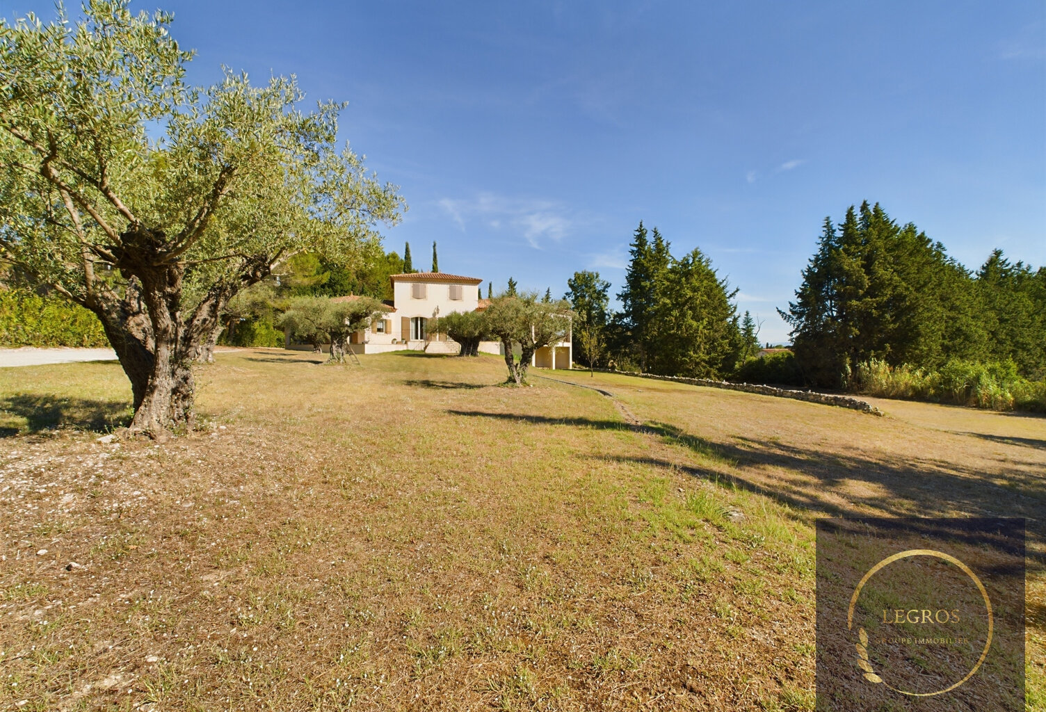 Propriété à plan d'Orgon d'environ 177m2 sur un jardin de 42 — photo 1