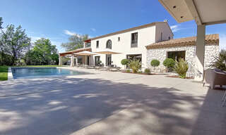 location vacances Maison 7 Pièces 280 m² à Eyragues (13630)