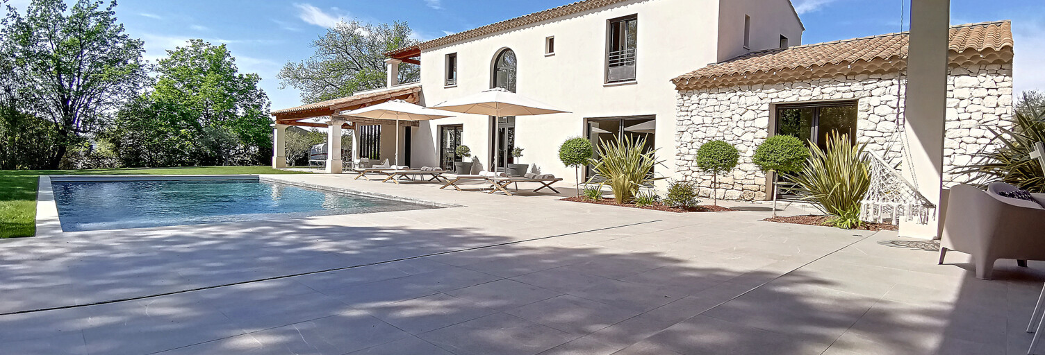 location vacances Maison 7 Pièces 280 m² à Eyragues (13630)