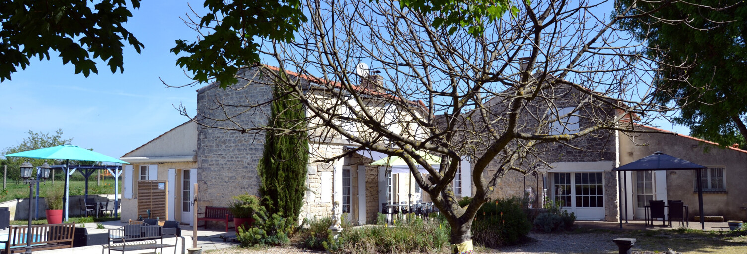 Maison 8 Pièces 207 m² à vendre à Ardillières (17290)