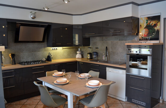 Ensemble immobilier de 2 Gîtes rénovés avec goût - Piscine, — photo 5