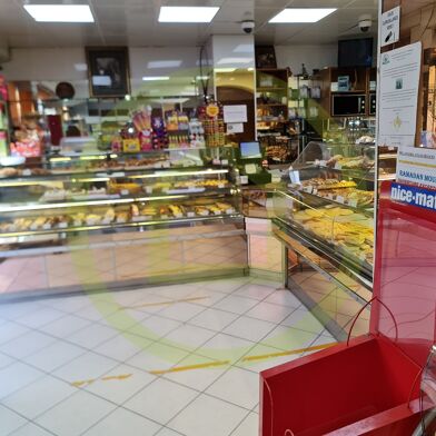 Commerce  164900 €