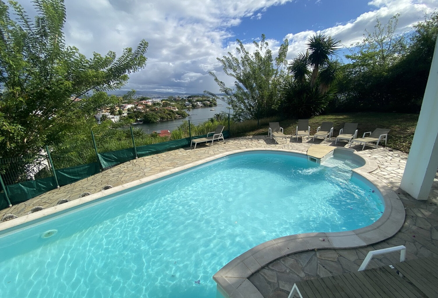Studio meublé avec vue mer et piscine — photo 1