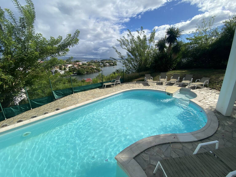 Studio meublé avec vue mer et piscine — photo 1