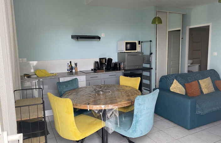 Studio meublé avec vue mer et piscine — photo 4