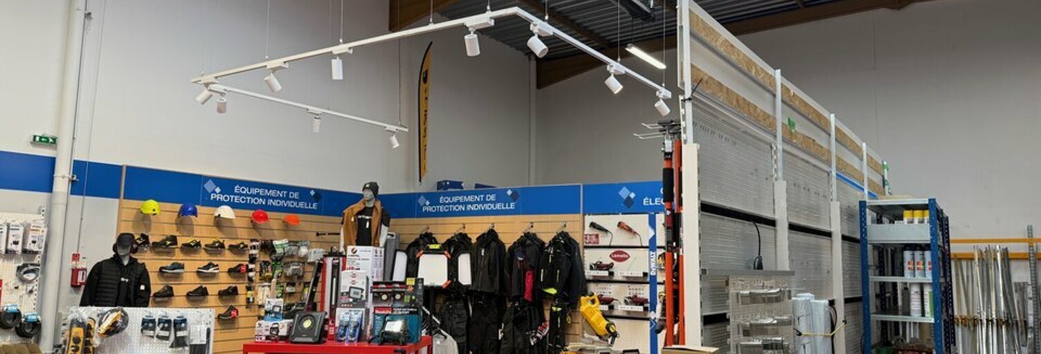 Commerce  967 m² à louer à Lyon 7 (69007)