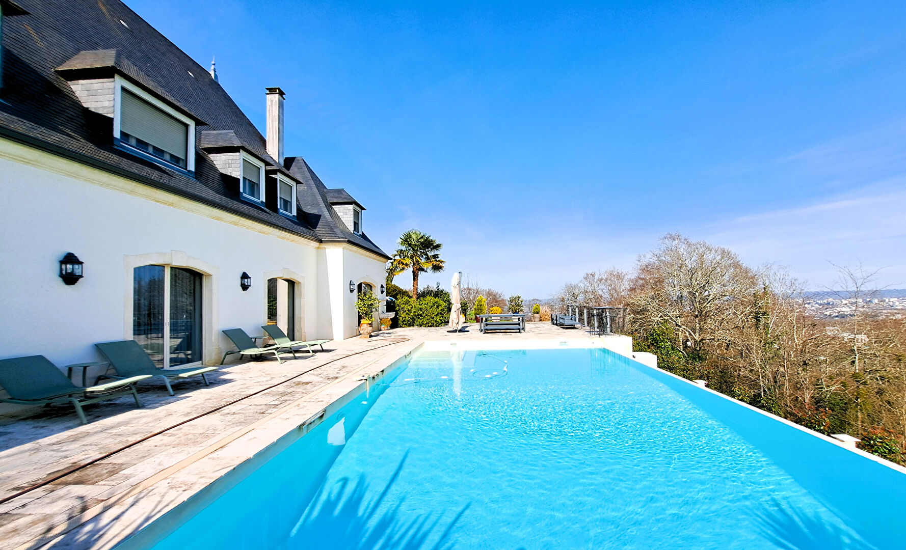 Villa / Maison  T11 à vendre Jurançon 64110