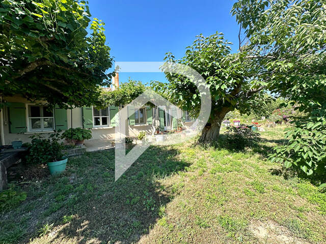 Cucuron Bord de village - Maison de Campagne Pp avec dépendances — photo du bien