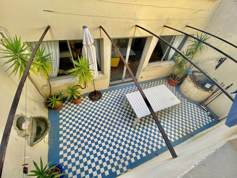 Maison de village avec patio au coeur des remparts — photo 1
