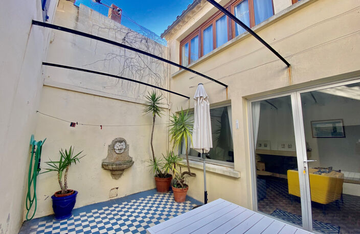 Maison de village avec patio au coeur des remparts — photo 3