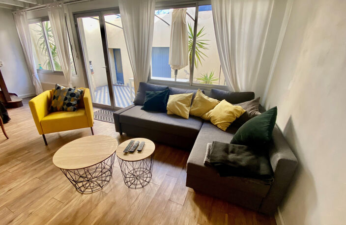 Maison de village avec patio au coeur des remparts — photo 4