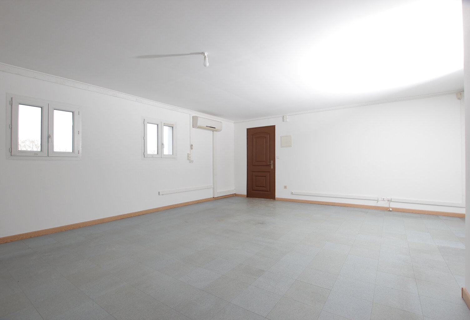 Aigues-Mortes bureaux à vendre — photo 1