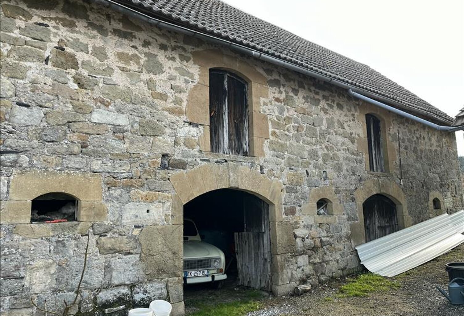 Grange de 2 pièces principales — photo 1