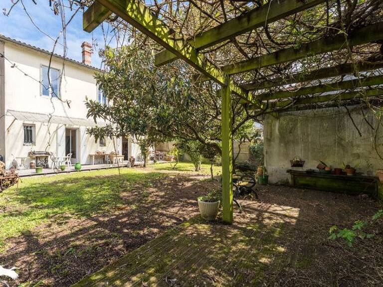 Maison en pierre de 6 pièces principales — photo 1
