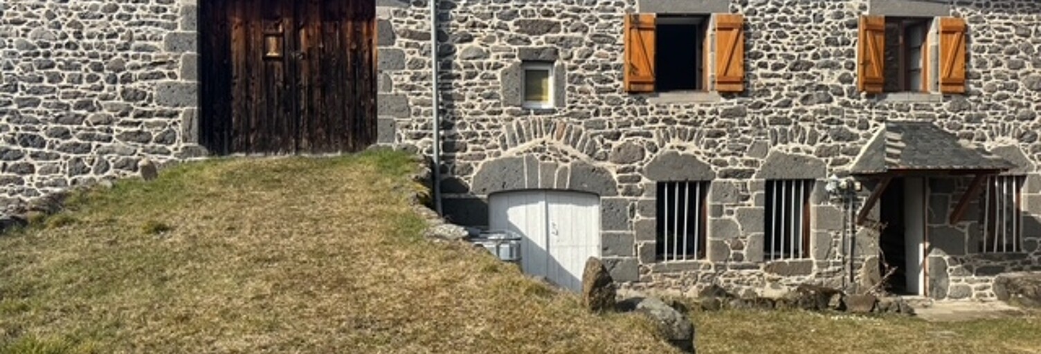 Maison 3 Pièces 104 m² à vendre à Chalinargues (15170)