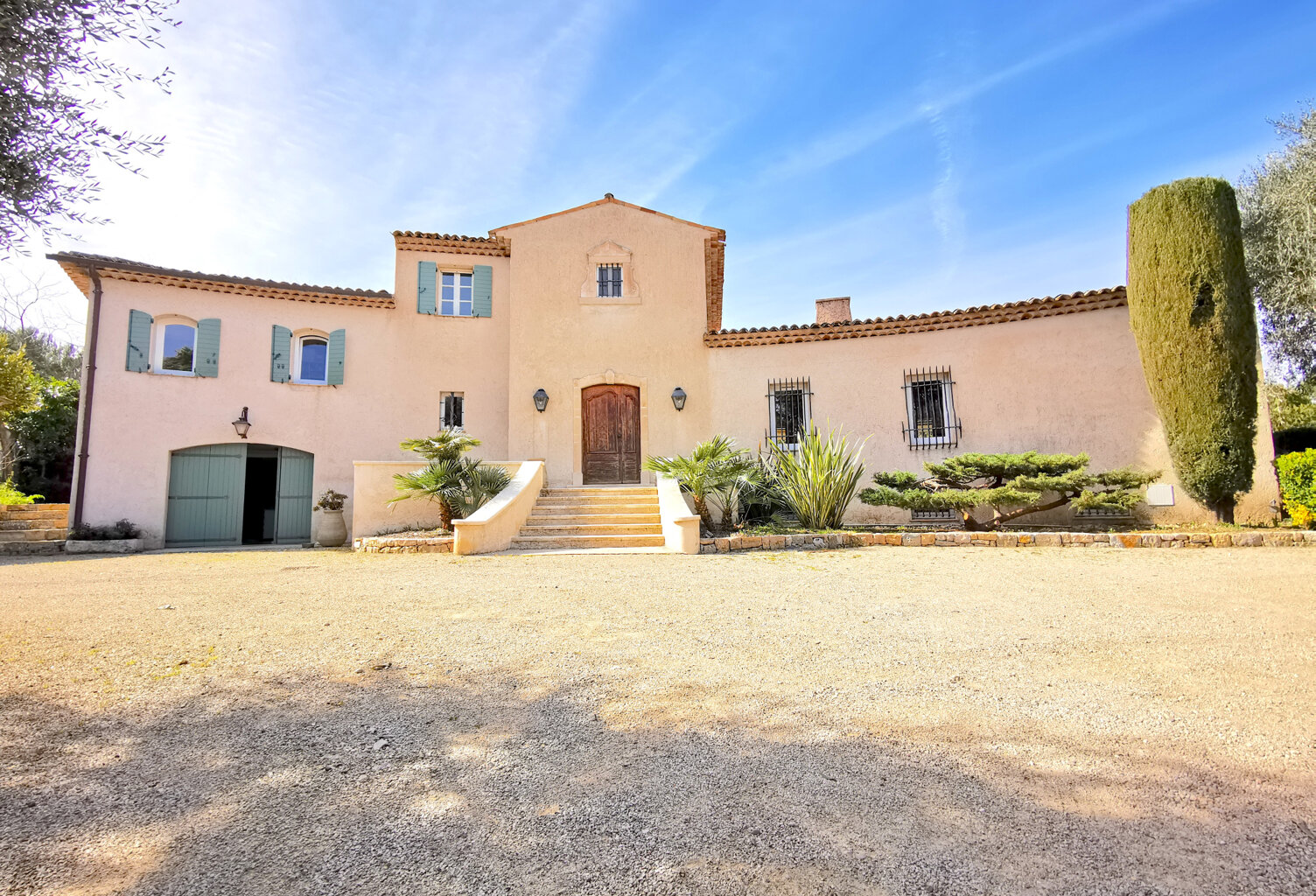 MOUANS-SARTOUX / LOCATION MEUBLÉE / VILLA INDIVIDUELLE — photo 1