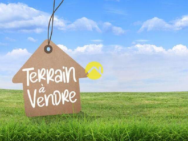 TERRAIN CONSTRUCTIBLE 908 M2 — photo du bien