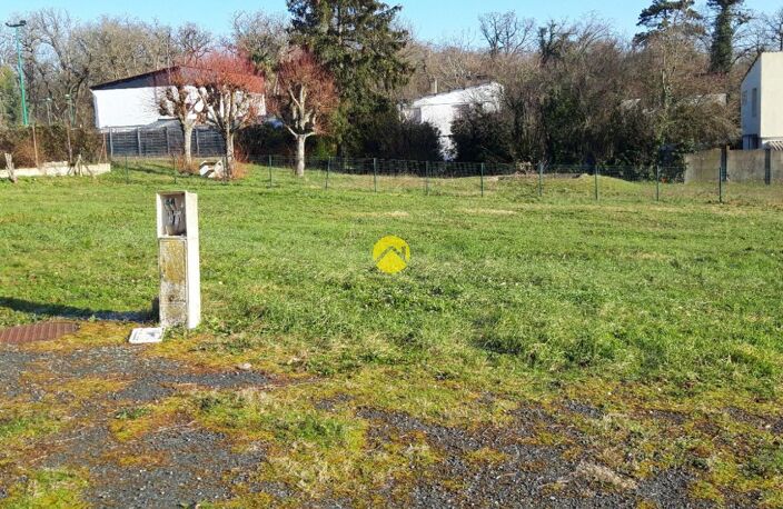 TERRAIN CONSTRUCTIBLE 908 M2 — photo 3