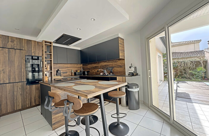 Maison de plain-pied - Libourne - 5 chambres. — photo 4